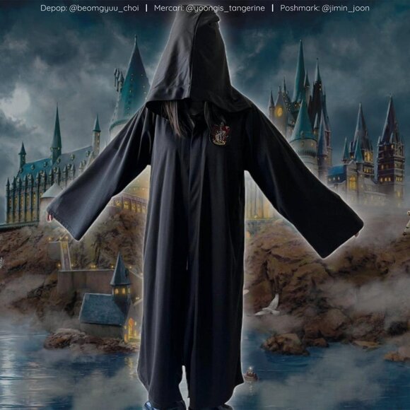 Harry Potter Gryffindor robe ⚡️ - Picture 2 of 6